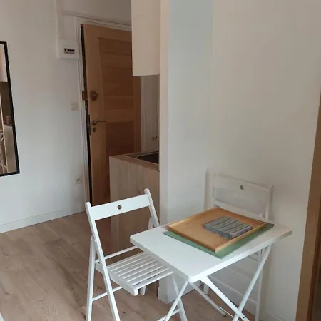 Entierement Equipe Avec Balcon Et Acces Jardin 公寓 佩皮尼昂