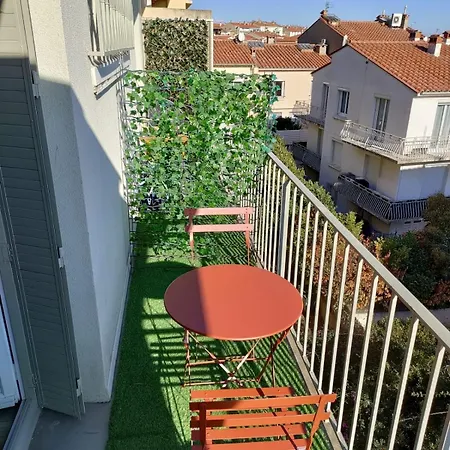 شقة Entierement Equipe Avec Balcon Et Acces Jardin بيربينيو