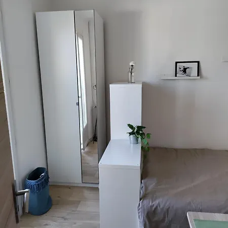 公寓 Entierement Equipe Avec Balcon Et Acces Jardin 佩皮尼昂